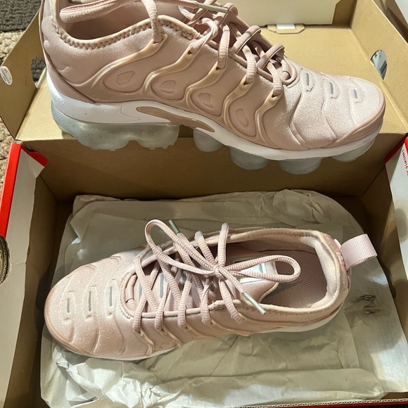 Nike Pink Air VaporMax Plus Sneakers - Picture 2 of 3